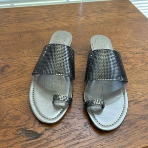 Vince Camuto metallic sandals, like new sz 9